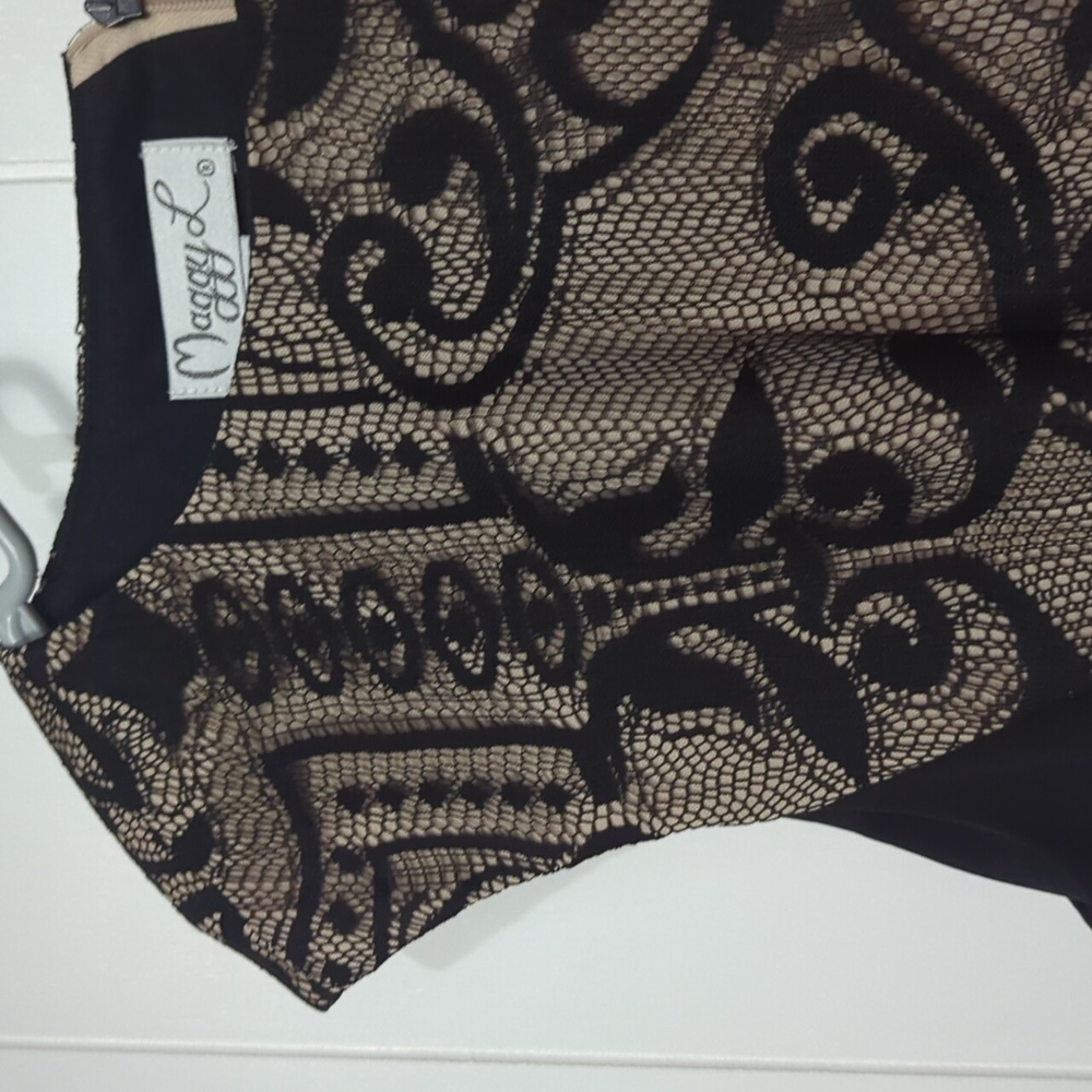 Like New Maggy London Gorgeous Black Lace Dress - Picture 4 of 10
